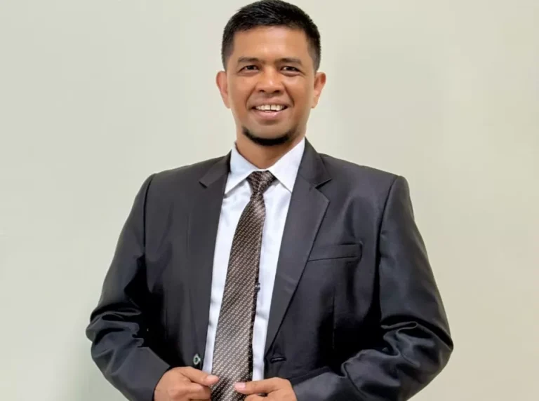 Hardiknas 2026 dan Retaknya Ekosistem Pendidikan Tinggi: Antara Beban Dosen, Nasib Prodi, dan Kebijakan yang Tidak Selesai Dibaca